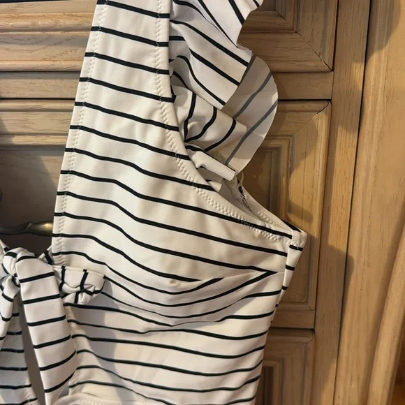 Cupshe White and Black Stripe Ruffle One Piece Swimsuit - Picture 14 of 15
